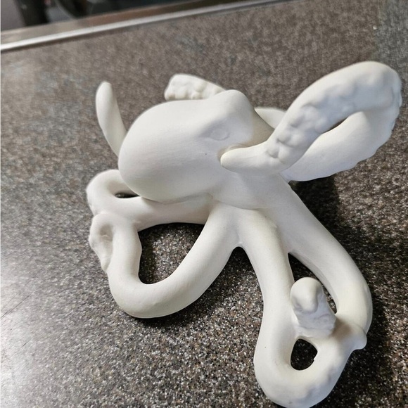 Source Unknown Other - WHITE CERAMIC OCTOPUS SQUID FIGURINE